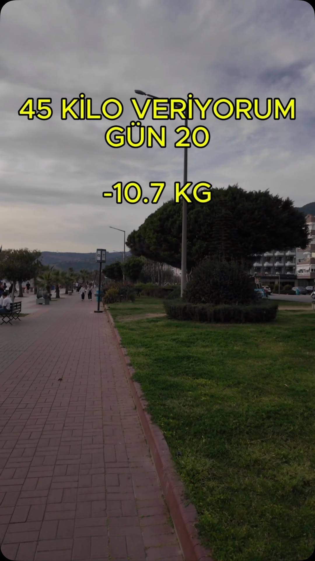 136 KG’ye kadar çıktık ama ben buna ‘sürpriz dönüş’ derim! 😏 6.5 KM yürüyüş ve 908 kalori ile 133.3 KG’ye geri döndüm! 📉