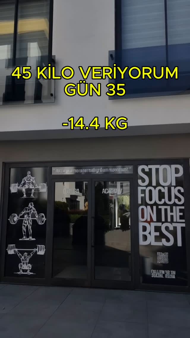 Bugün 35. gün. Fitness antrenmanımı tamamladım, tam 715 kalori yaktım. Ama tempo burada bitmiyor. Part 2’de boks var! Bu yolun yarısı fiziksel mücadele, yarısı zihinsel… ve ben ikisini de bırakmıyorum. Gün bitene kadar savaşmaya devam! 🔥
