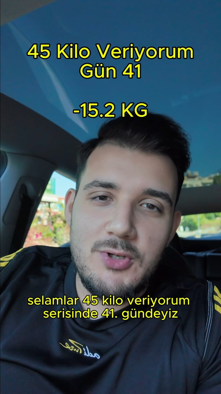 Gün 41. 688 kaloriyle fitness tamam, 300 gram daha eksildi. Bugün çift antrenman günü, öğleden sonra boksla devam ediyorum. Her gün yeni bir adım, yeni bir versiyon. 🥊