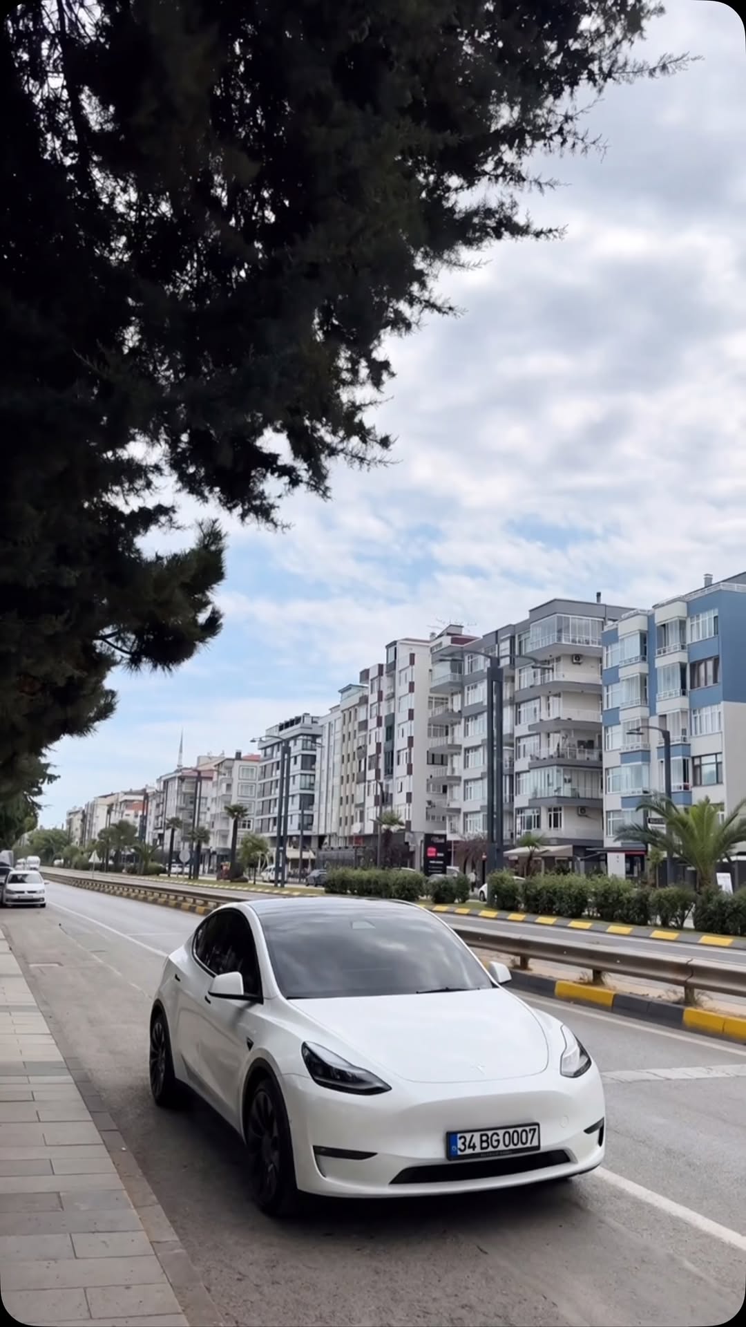 Sen ayrısın 🤍